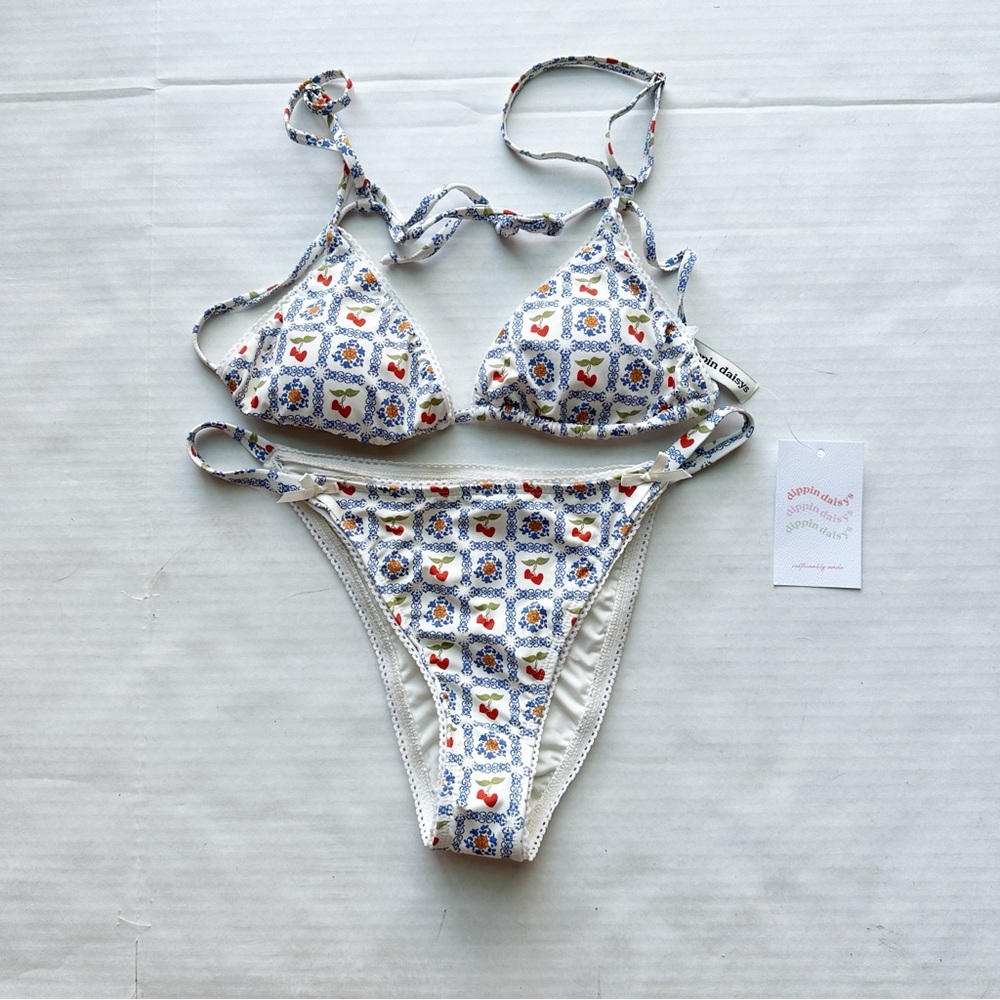 Dippin' Daisy's NWT Bikini Set